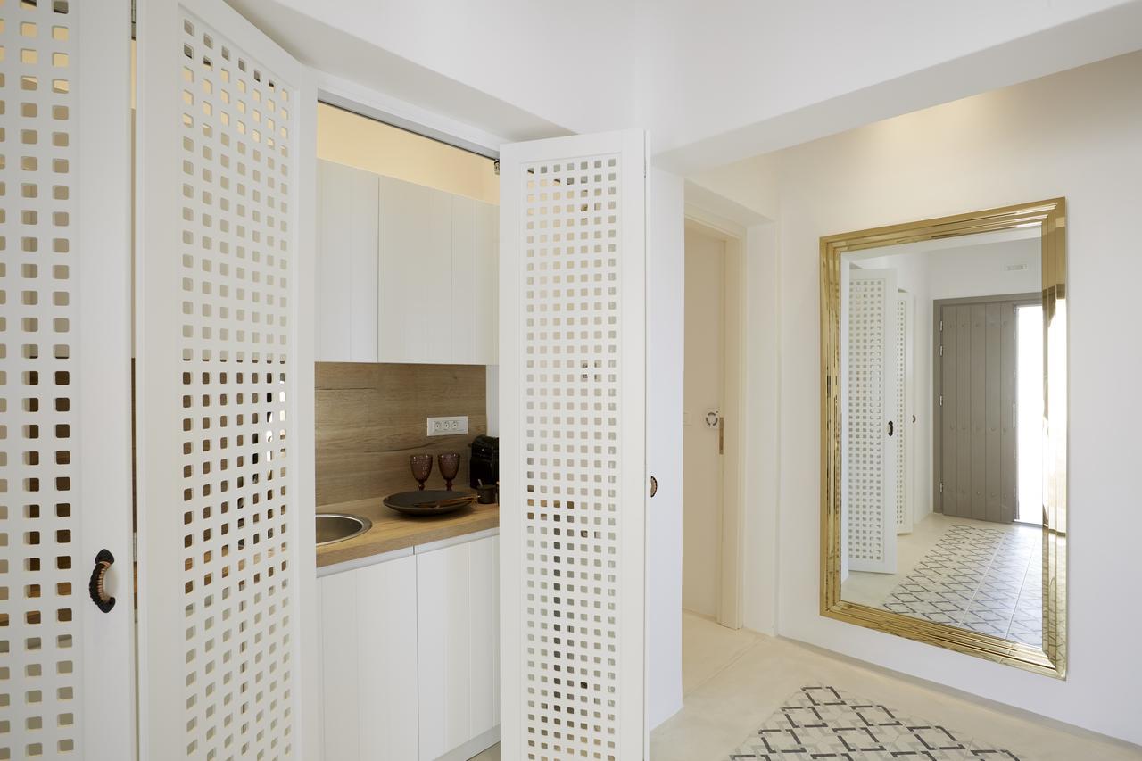 White & Co. La Torre Suites Pyrgos Kallistis Номер фото